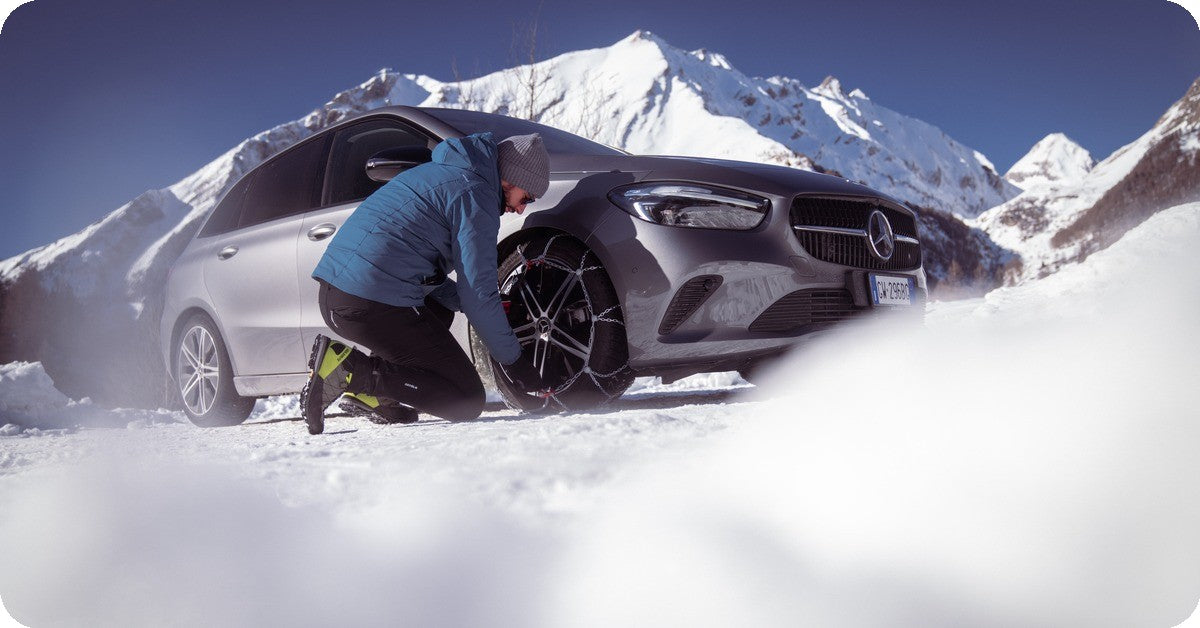Hoe hard rijden met sneeuwkettingen? De regels per land