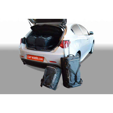 Alfa Romeo Giulietta 5dr Hatchback | 2010-heden Car-Bags reistassenset – productfoto 1