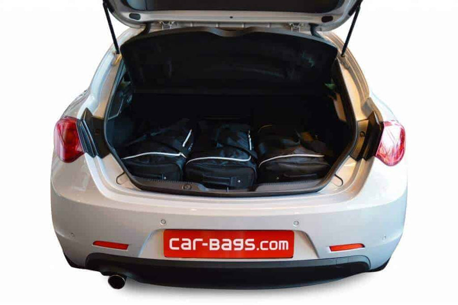 Alfa Romeo Giulietta 5dr Hatchback | 2010-heden Car-Bags reistassenset – productfoto 2