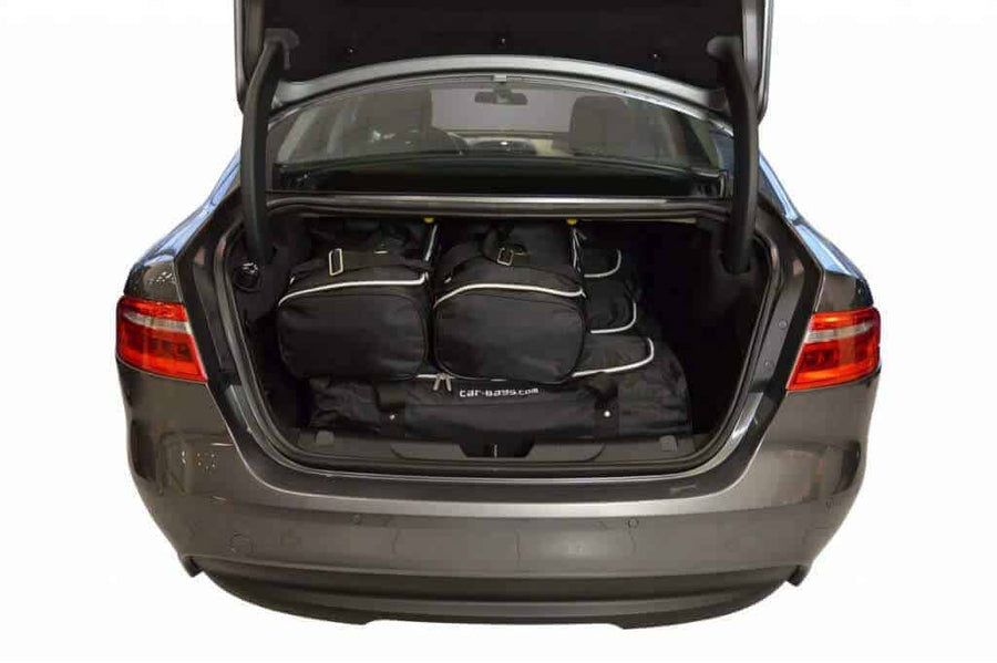 Reistassenset Jaguar XE 2015-heden 4-deurs sedan – productfoto 4