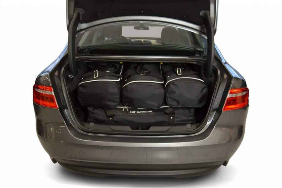 Reistassenset Jaguar XE 2015-heden 4-deurs sedan – productfoto 2