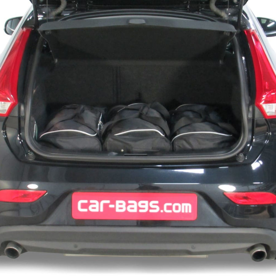 Volvo V40 (P1) 5dr Hatchback | 2012-heden Car-Bags reistassenset met Volvo logo – productfoto 4