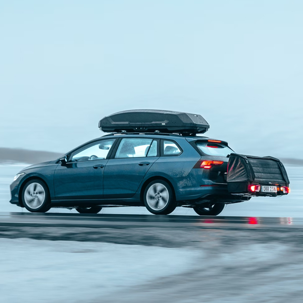 Thule Onto 2 trekhaakkoffer 300 liter op auto